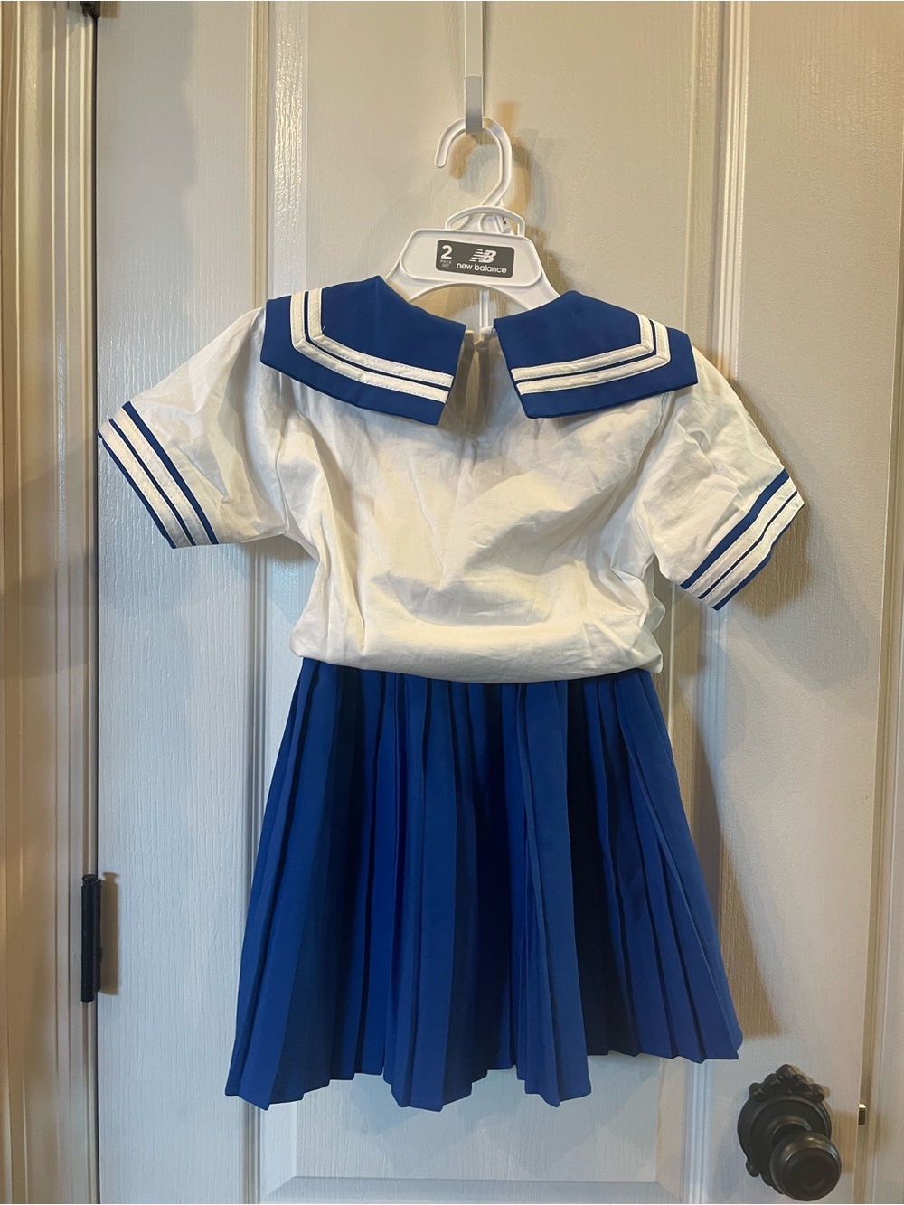 Girls Sailor moon School Uniform Costume with Red Bow and Socks - Picture 3 of 4